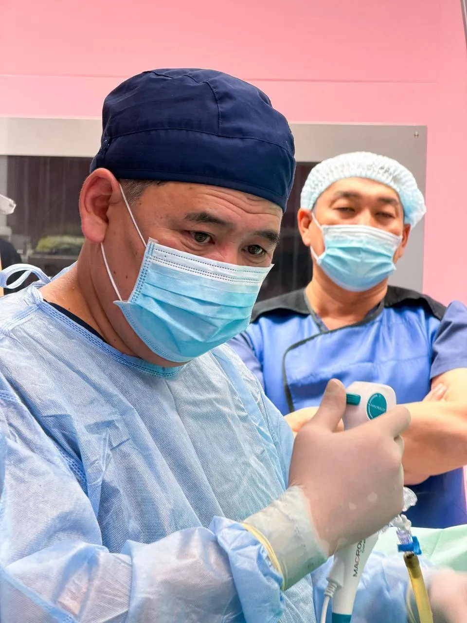 Ақтауда алғаш рет бүйрекке тіліксіз ота жасалды