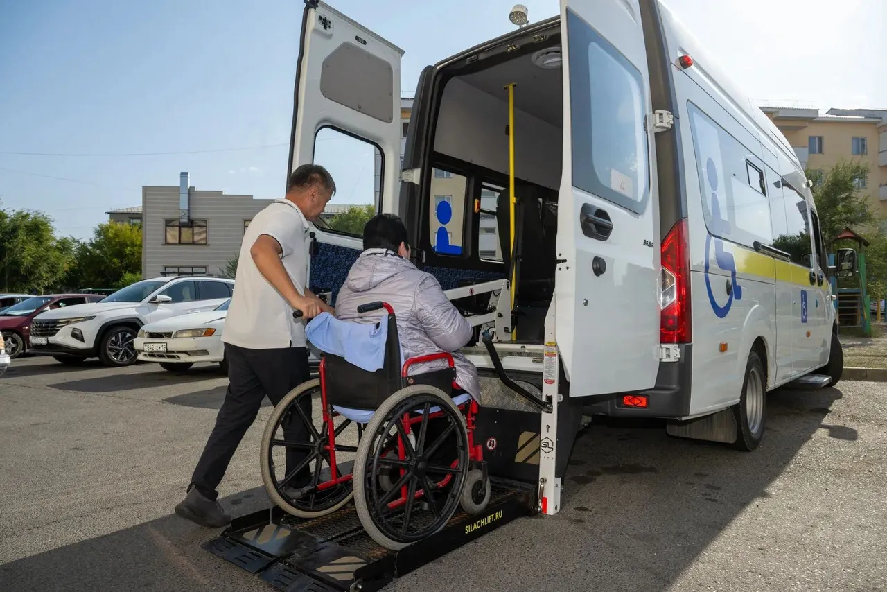 Ақтаудағы инватакси қызметі: Бір айда 6 мыңнан астам өтінім орындалды