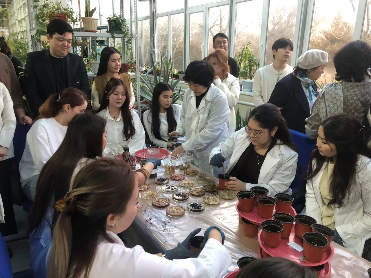 «Таза Қазақстан»: Ботаникалық бақта жасыл технология сыналуда