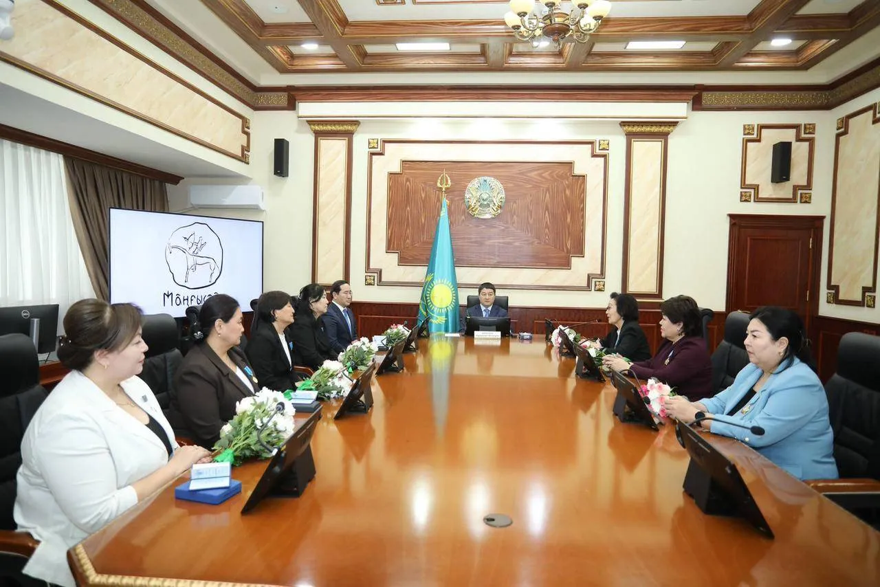 Нұрдәулет Қилыбай бірқатар еңбек адамына мемлекеттік награда табыстады