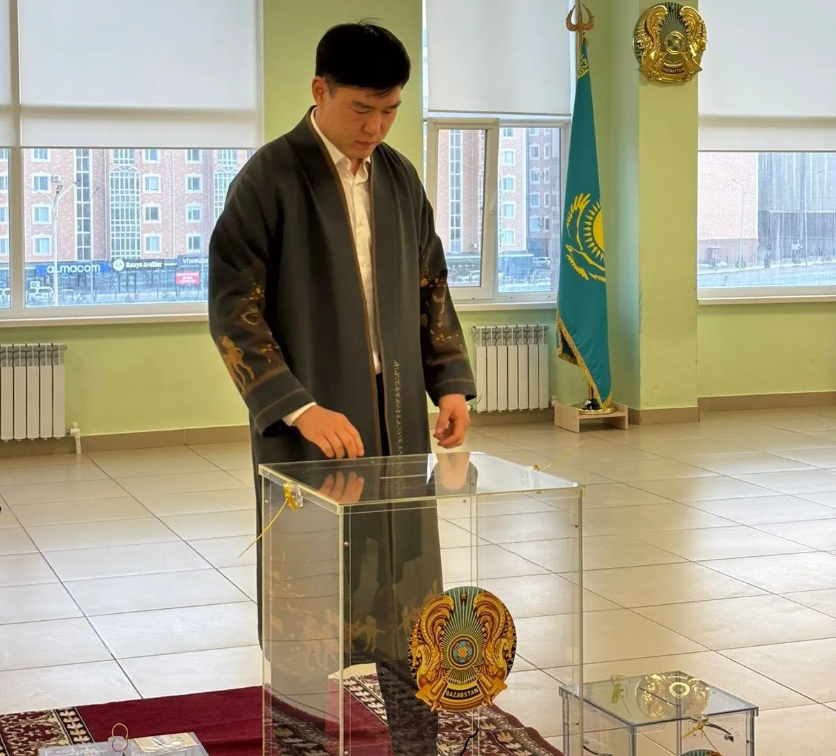 Бокстан әлем чемпионы республикалық референдумда өз таңдауын жасады