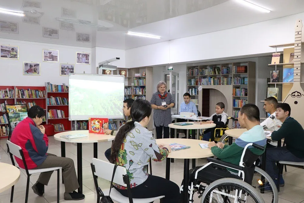 Маңғыстаудағы «тең мүмкіндік»: Өңірде 10 мыңнан астам ерекше бала қатарластарымен бірге білім алады
