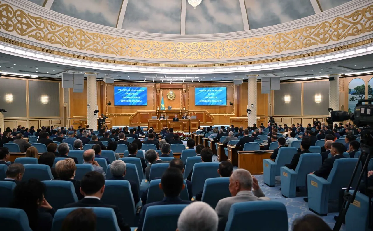 Президент Парламент депутаттарының еңбегіне жоғары баға берді