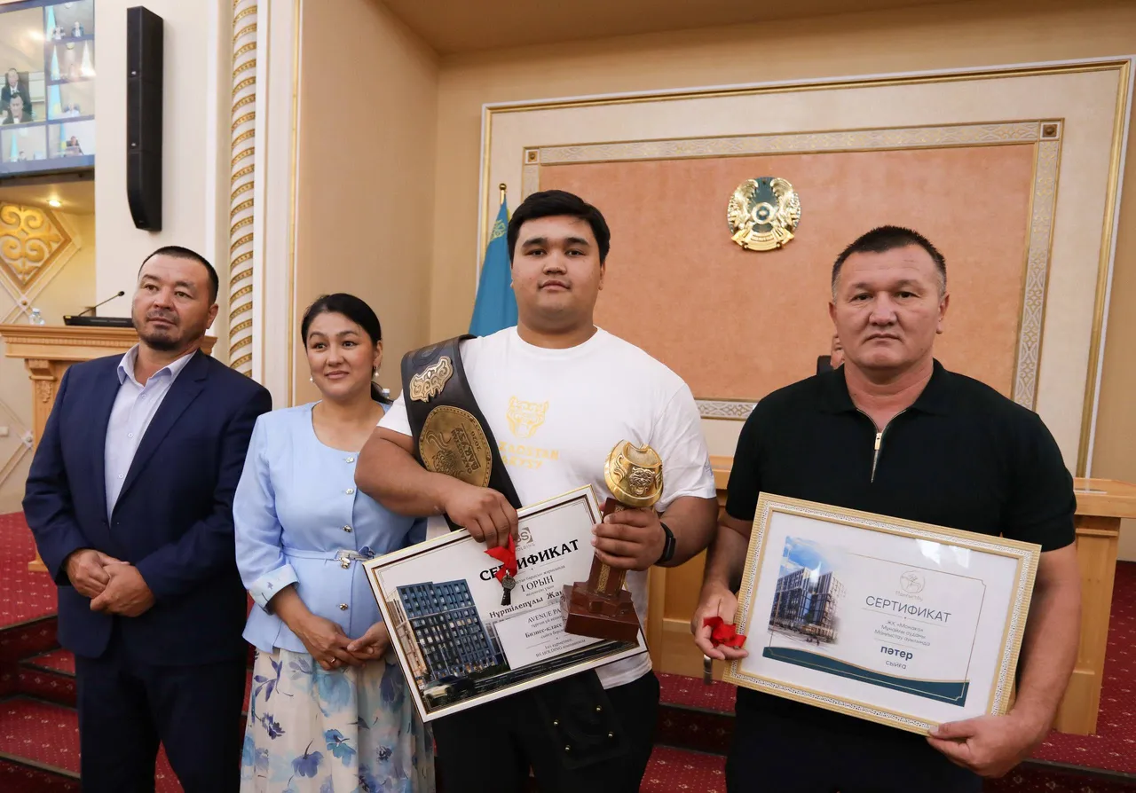 Маңғыстау өз чемпионын ұлықтады: Жантілек Нұртілепұлы мен оның бапкеріне пәтер берілді