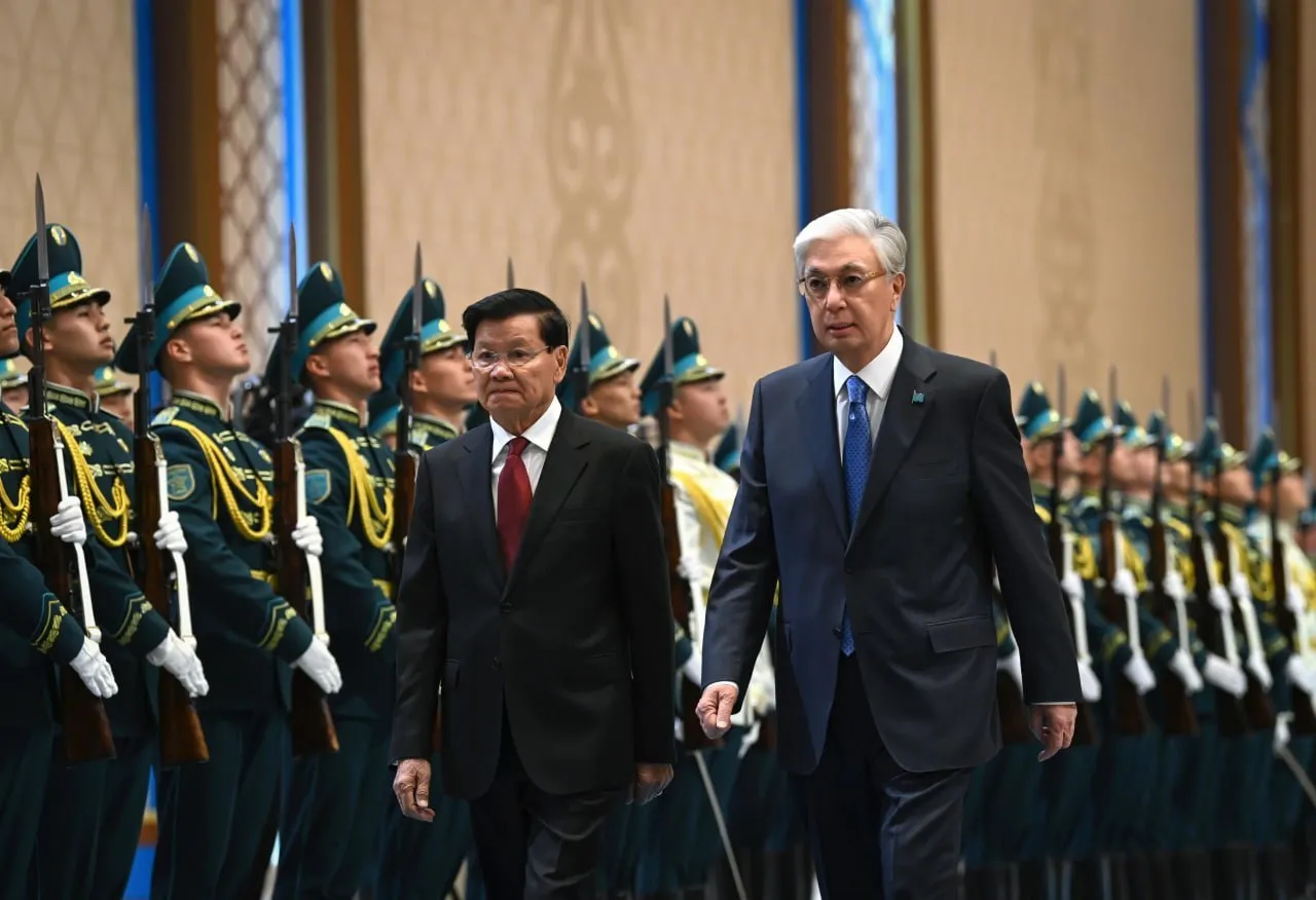 Қазақстан мен Лаос президенттері шағын құрамда келіссөз жүргізді