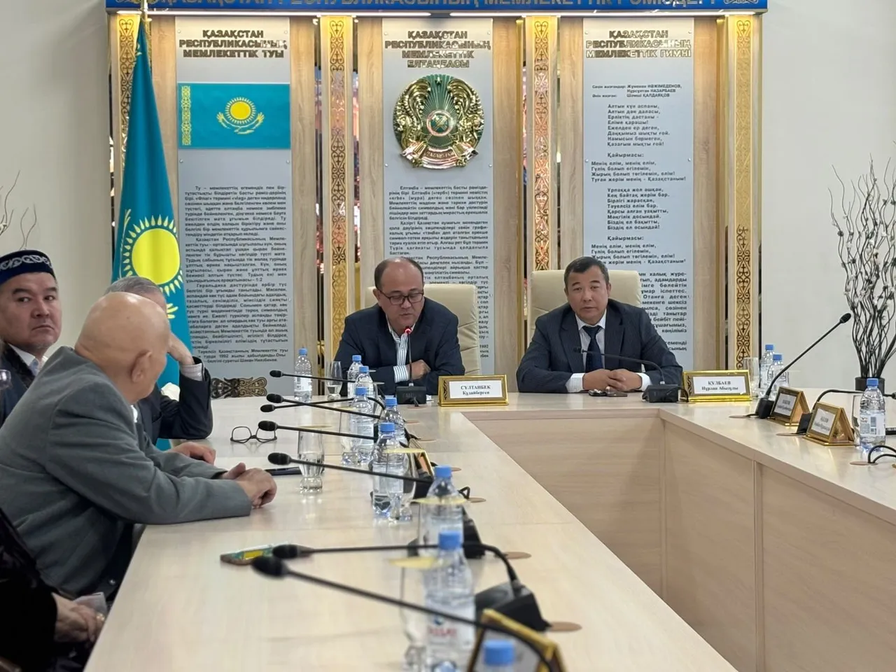 Ақтауда тарихшы, өлкетанушы Нұрлан Құлбаевпен кездесу өтті