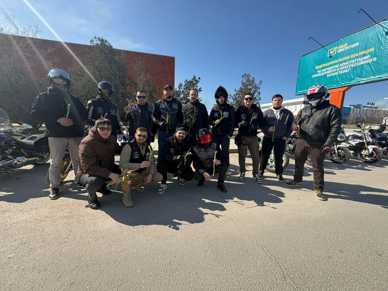 Ақтауда байкерлер әйелдерге ерекше тосынсый жасады