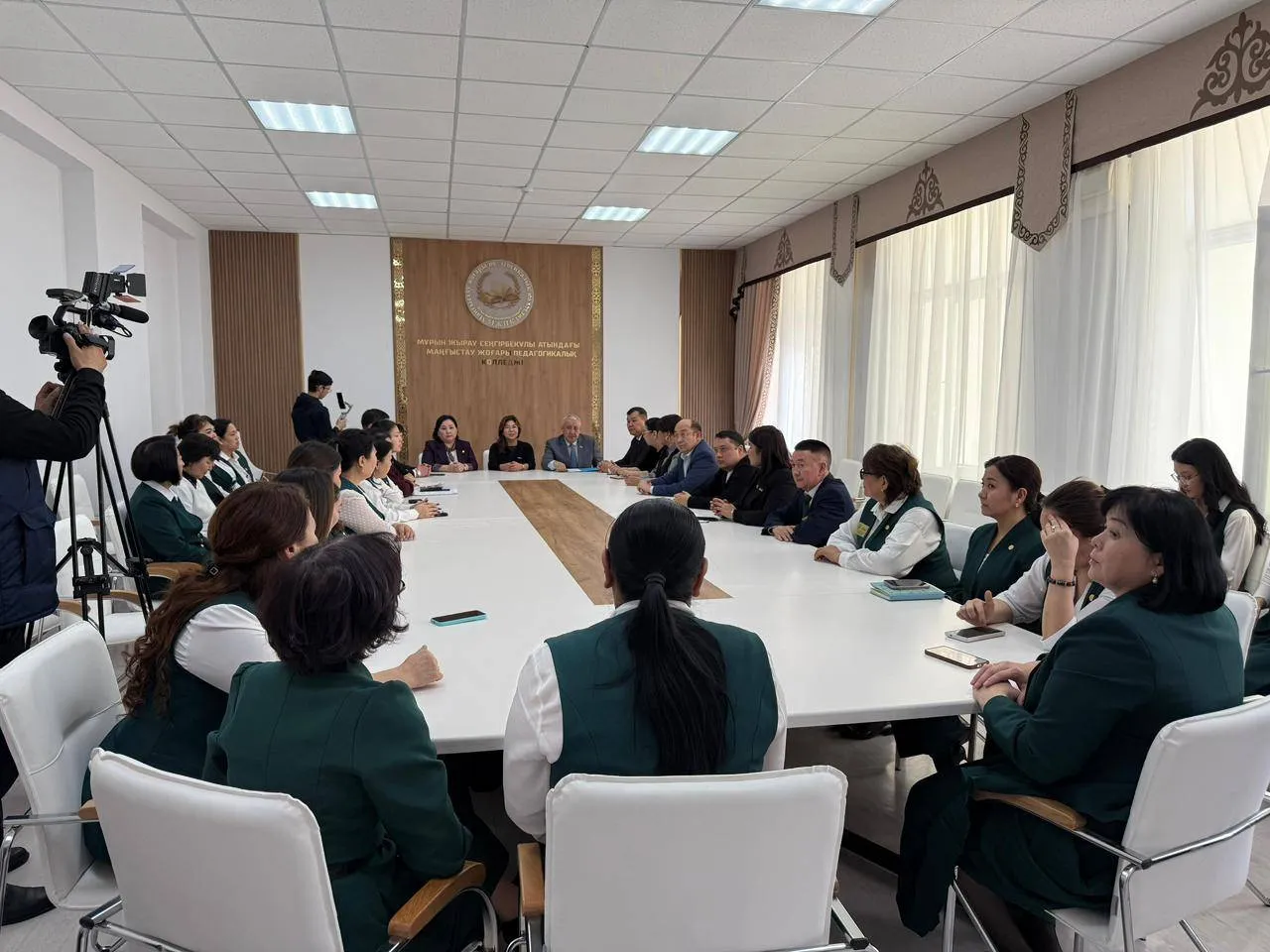 Маңғыстауда білім саласының өкілдері референдумға қолдау білдірді