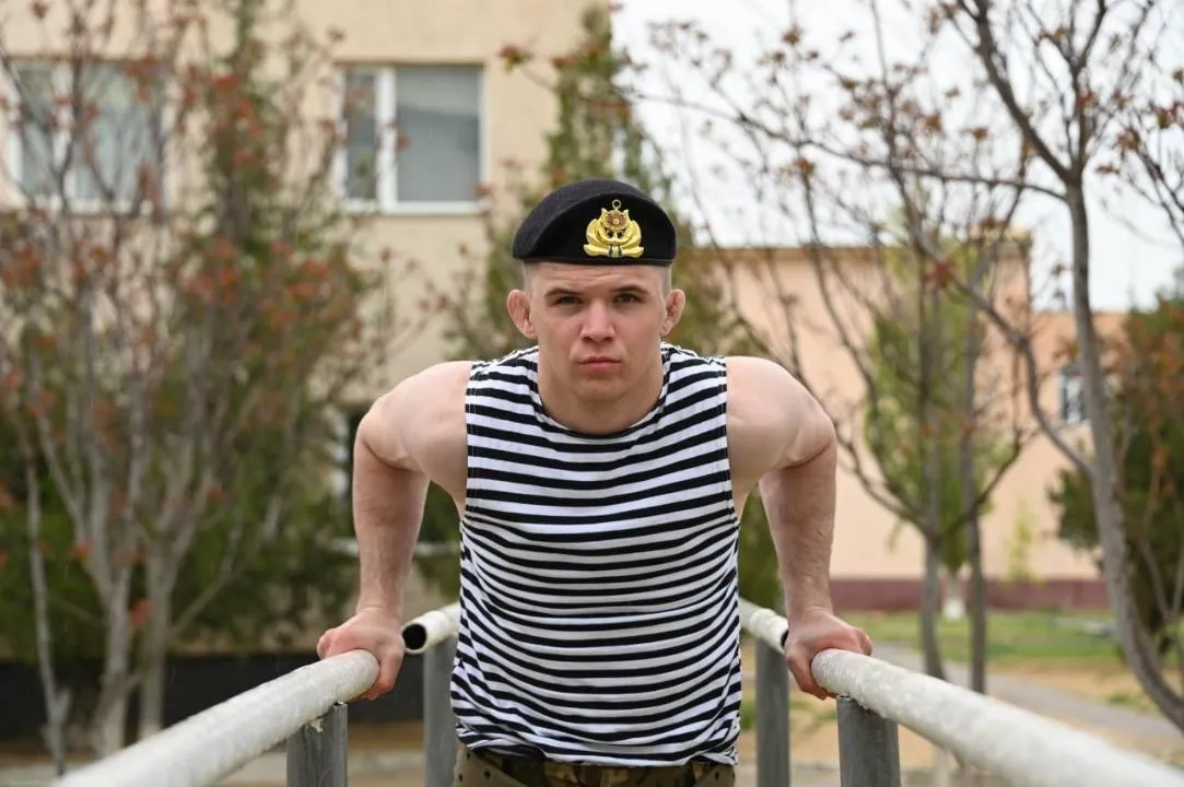 Панкратионнан әлем чемпионы теңіз жаяу әскерінде қызмет етеді