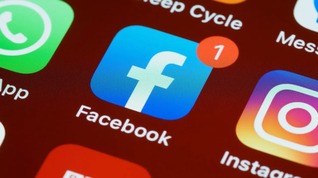 Балалардың әлеуметтік желілерге қолжетімділігін шектеу: заң жобасы Парламентке қашан енгізілетіні белгілі болды