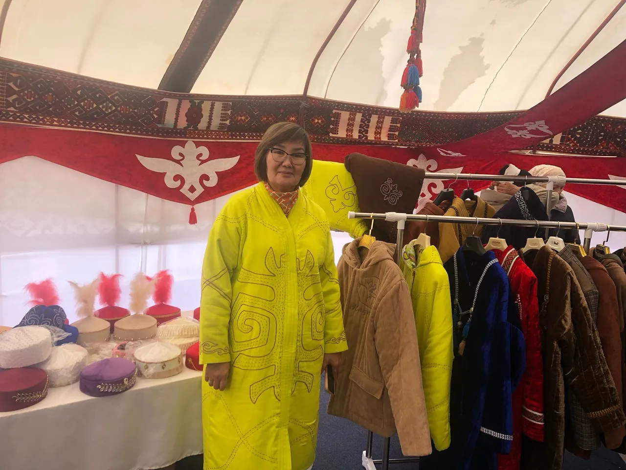 "Our National Attire Receives Orders from Abroad" – Beineu Seamstress Zhanar Mendikulova