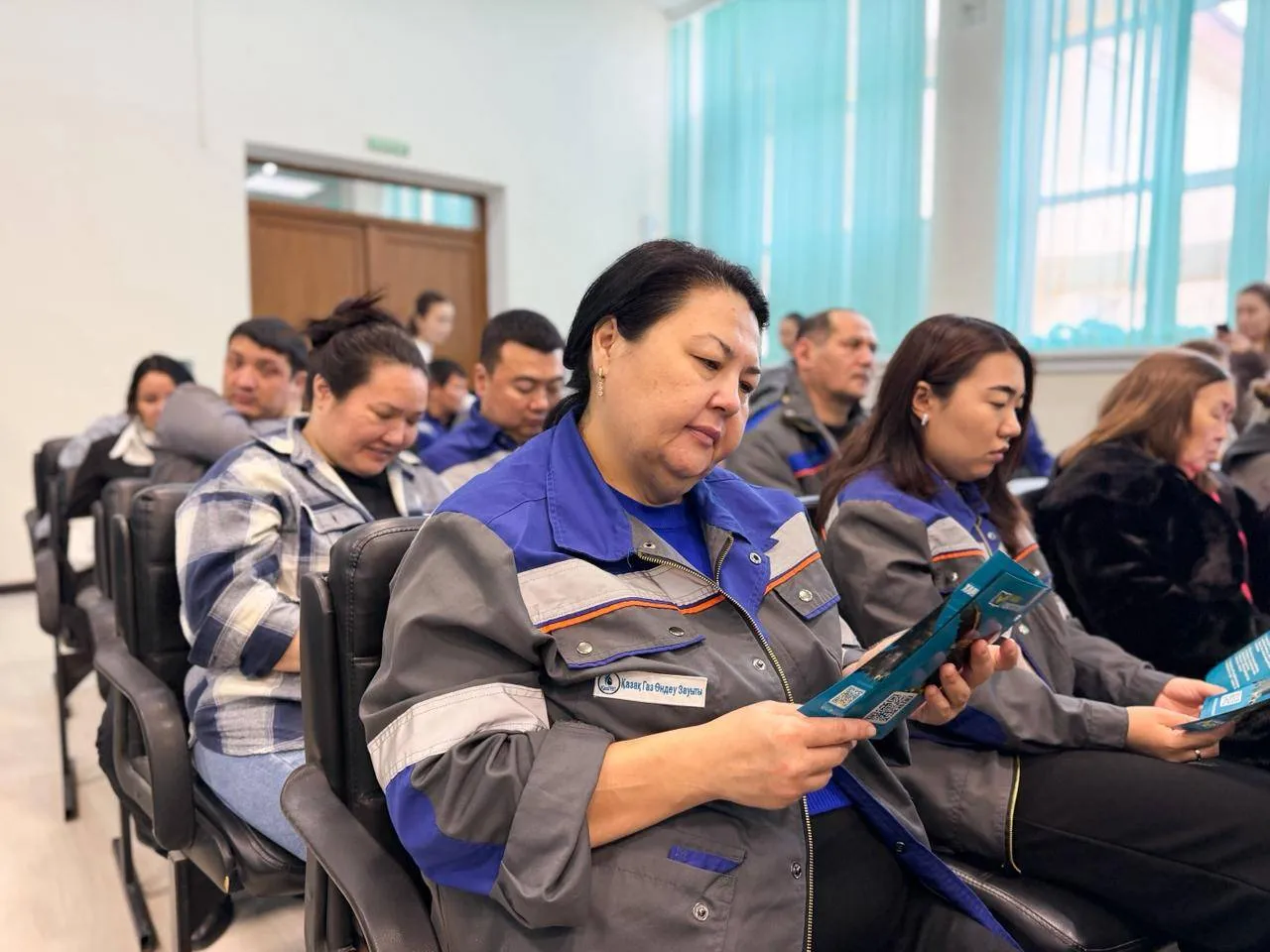 Газ саласының қызметкерлері референдумге барады