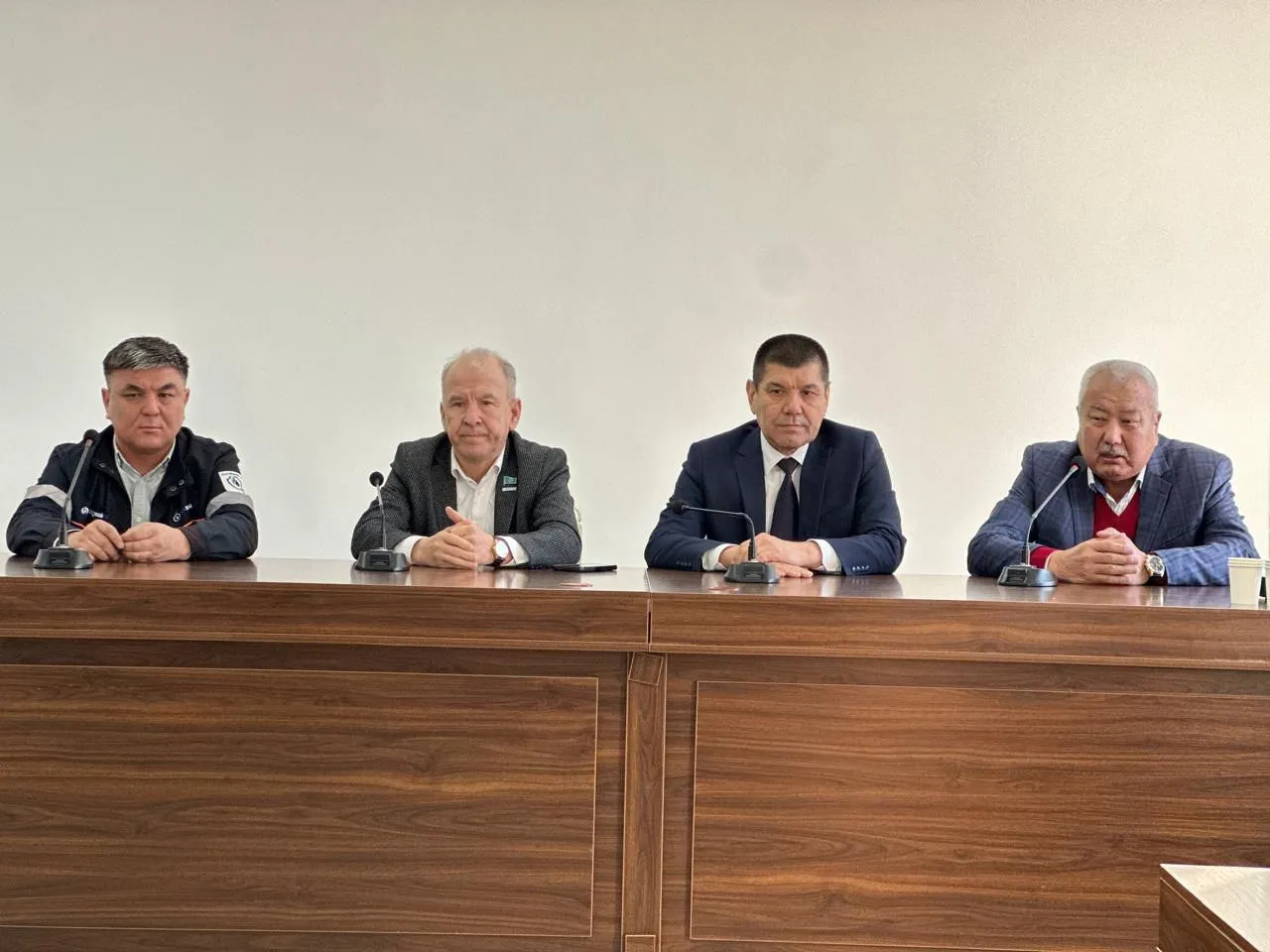 Мұнай бұрғышылары референдумге барады