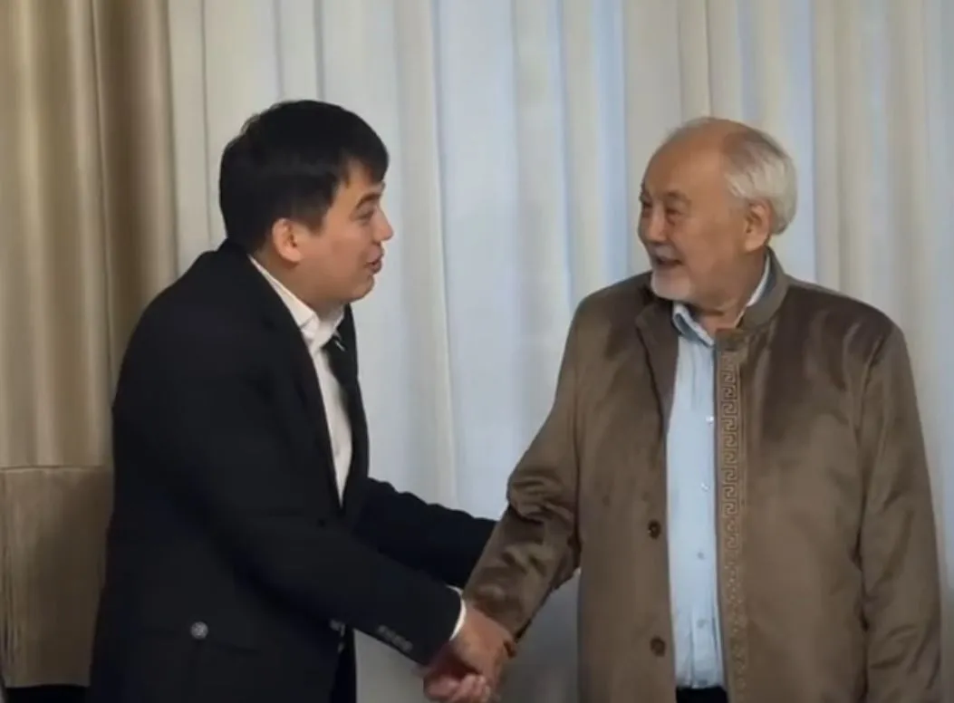 ҚР ТЖМ-нің құрметті ардагері Қажымұрат Хайрушев жастарға батасын берді