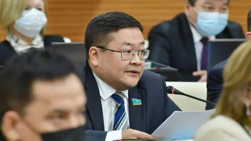 Жаңа Конституция жалпыхалықтық референдумға шығаруға дайын – Айдос Сарым