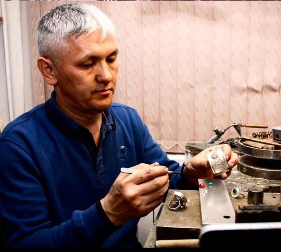 Маңғыстауда көне мұраға жан бітірген зергер 20 жылда жүздеген жәдігерді жаңғыртты