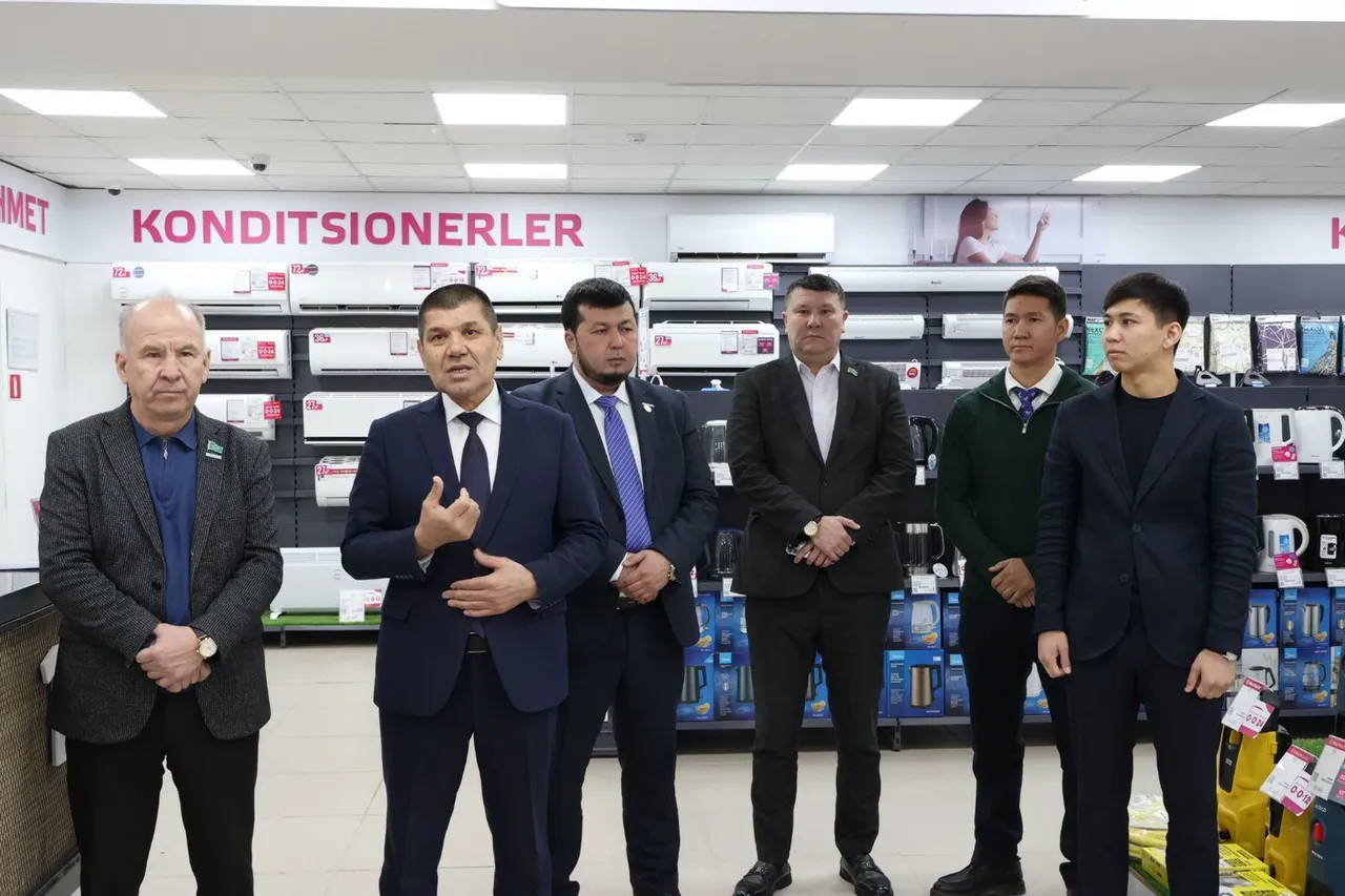 Жаңаөзендегі «Мечта» сауда үйінің қызметкерлері референдумге барады