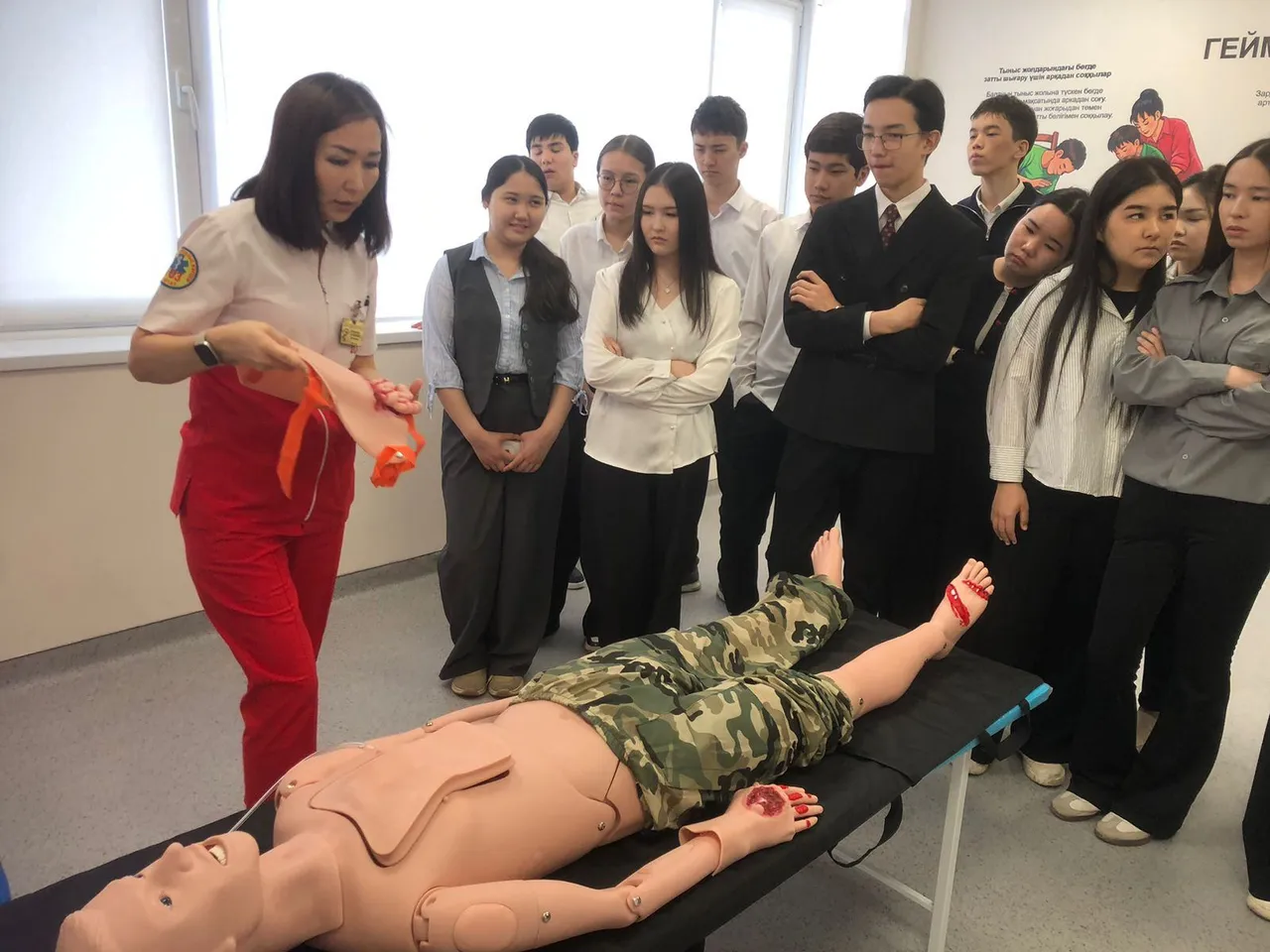 Ақтауда оқушылар жедел жәрдем қызметінің жұмысымен танысты