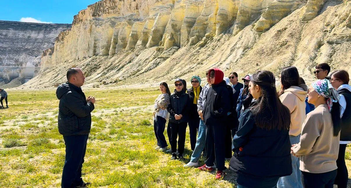 Айрақтыға танымдық сапар: болашақ туризм мамандары тарихи мұрамен танысты