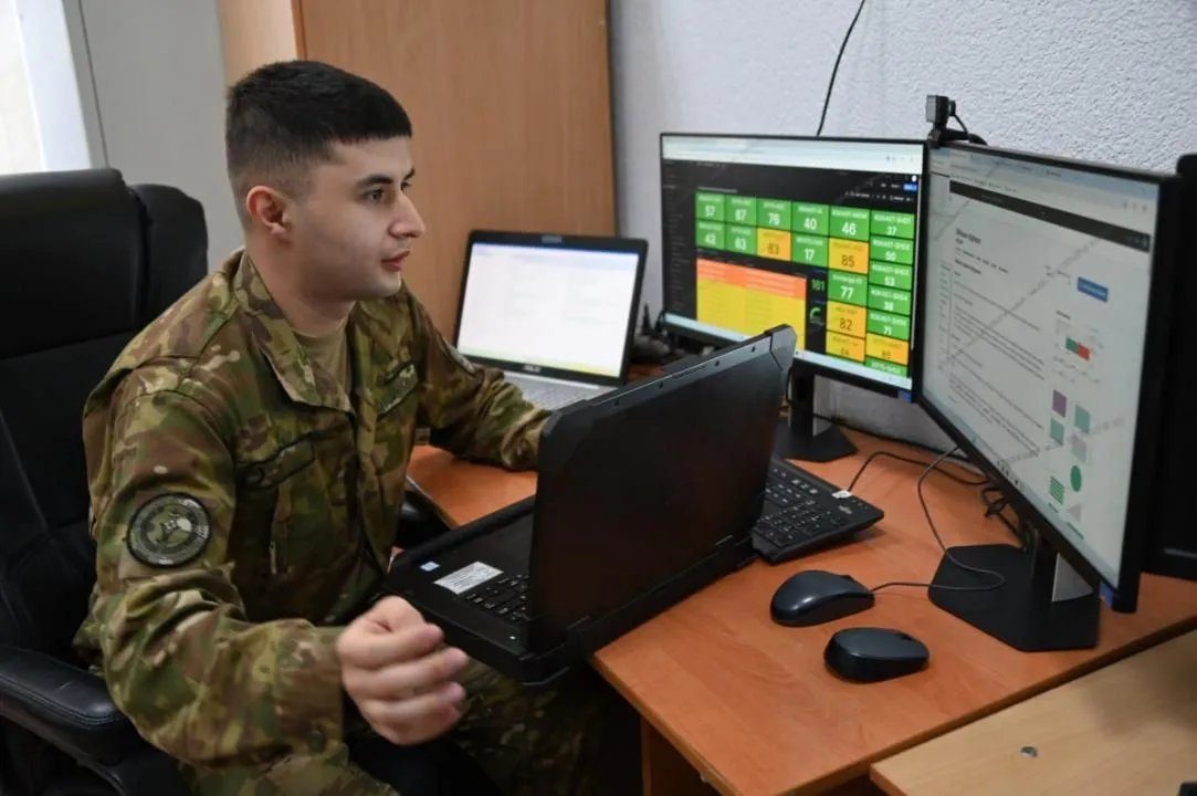 Цифрлық сарбаз: ефрейтор Комрон Тулабоев армия тиімділігін ІТ шешімдер арқылы арттыруда