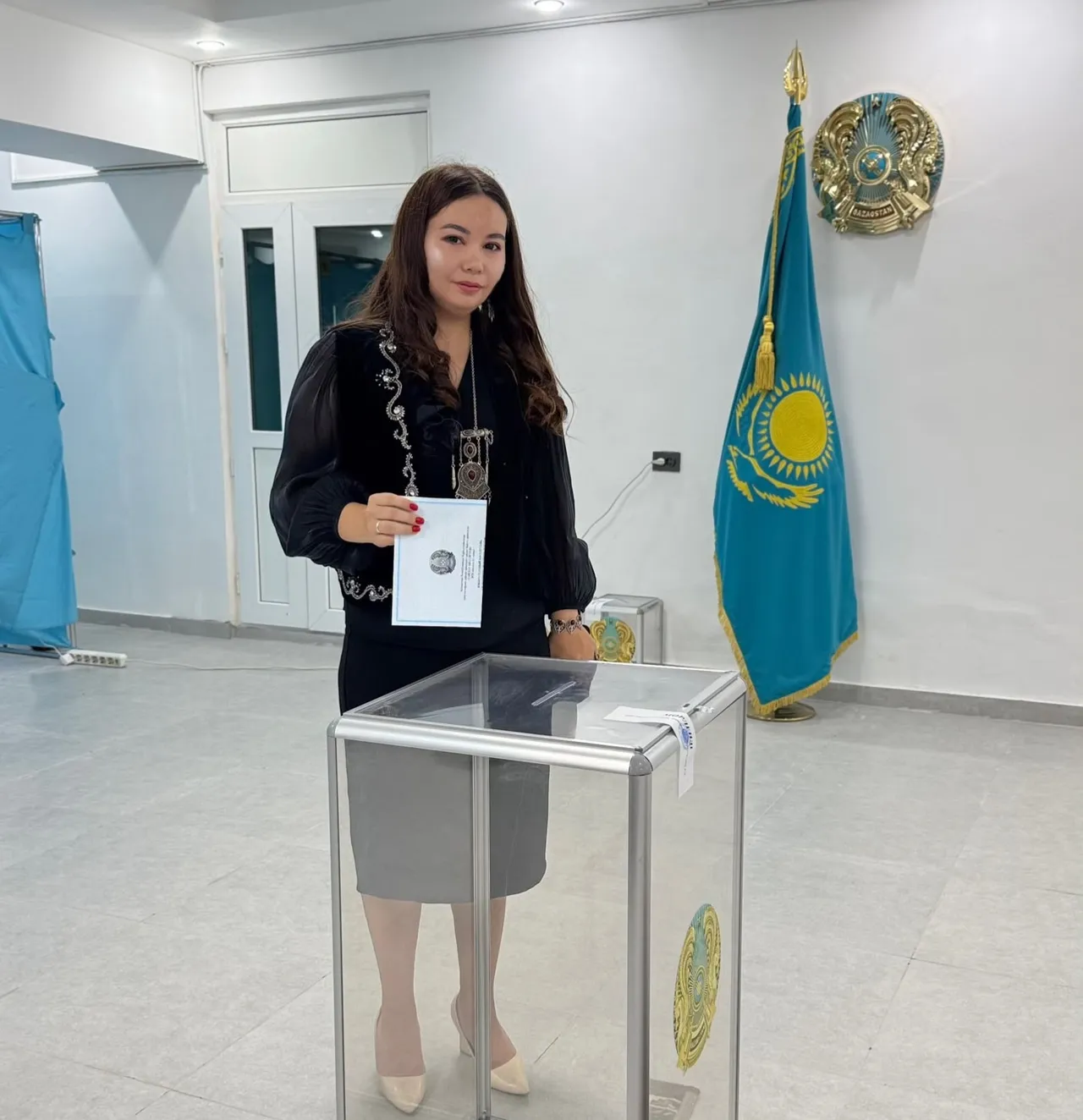 Ұстаз Ұлмекен Жарасбаева сайлауда дауыс берді