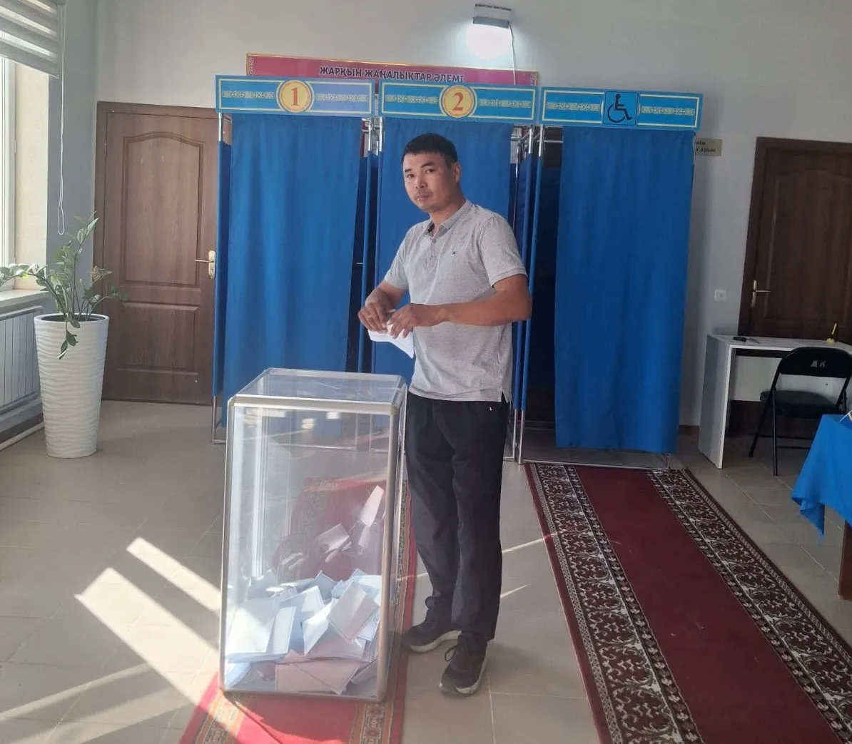 Маңғыстаулық құдықшы Құрылтай сайлауында дауыс берді