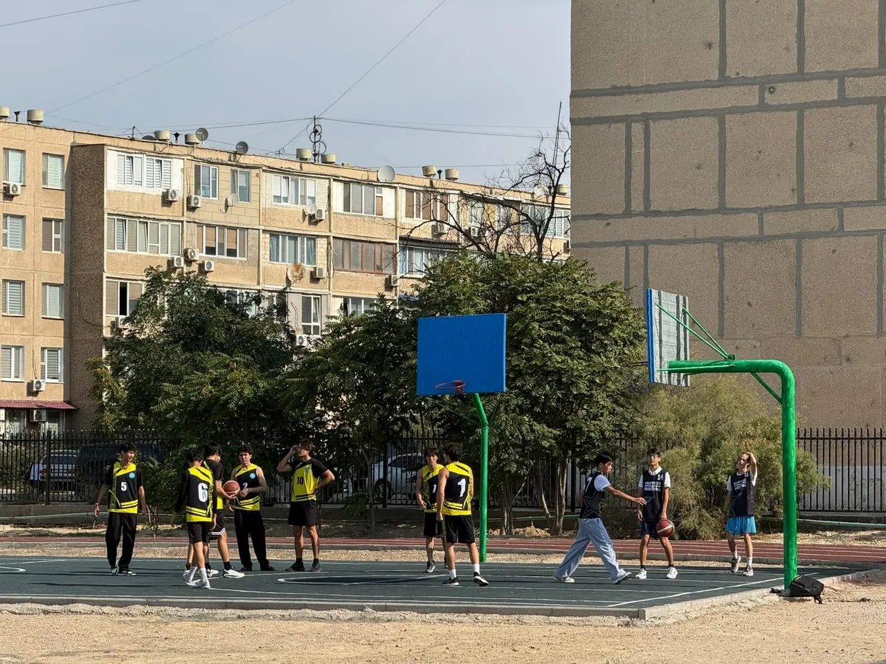 Ақтауда мектептің спорт алаңы қайта жаңғырды