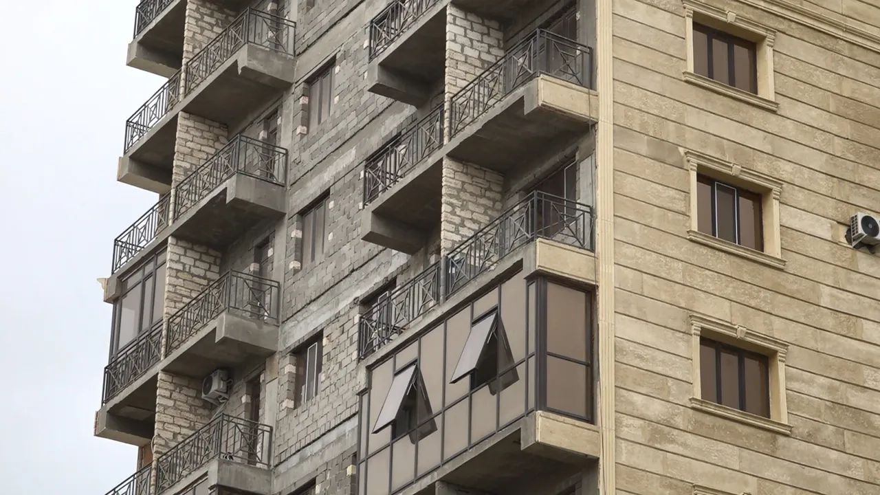 «Aktau Towers» тұрғындары заңдастырылмаған үйдің азабын тартып отыр