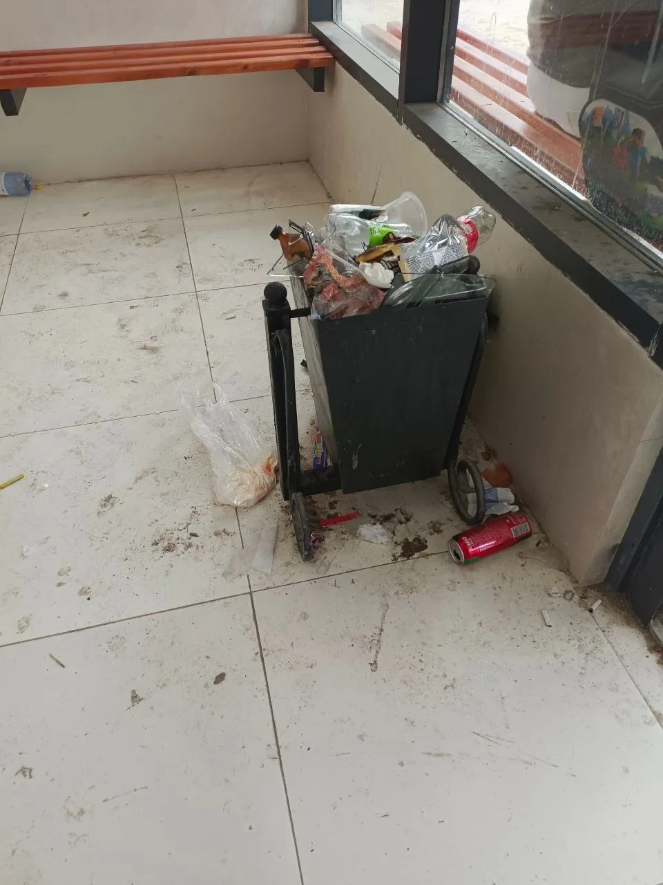 Тұрғындар Ақтаудағы автобус аялдамаларының жағдайына шағымданды