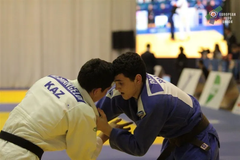 В Жанаозене стартовал молодежный чемпионат Казахстана по дзюдо