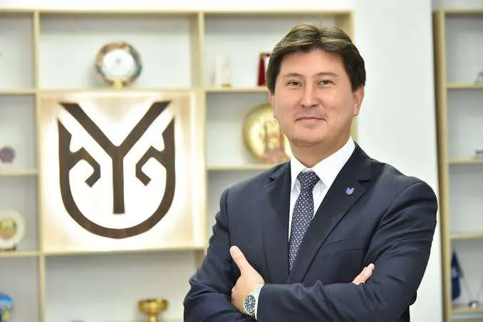 Берік АХМЕТОВ: Ата заң – интеллектуалды ұлттың қалыптасуы мен қауіпсіздігінің берік іргетасы