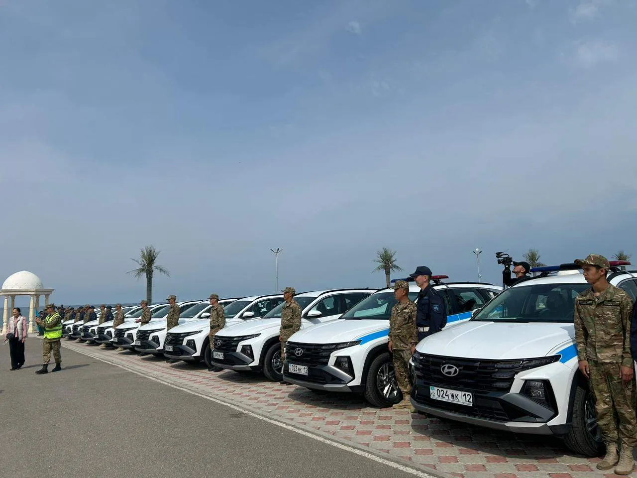 Маңғыстауда Ұлттық ұланның бөлімшелеріне 30 автокөліктің кілті табысталды