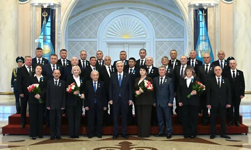 Энергетиктер күні: Президент маңғыстаулық 2 энергетикті марапаттады