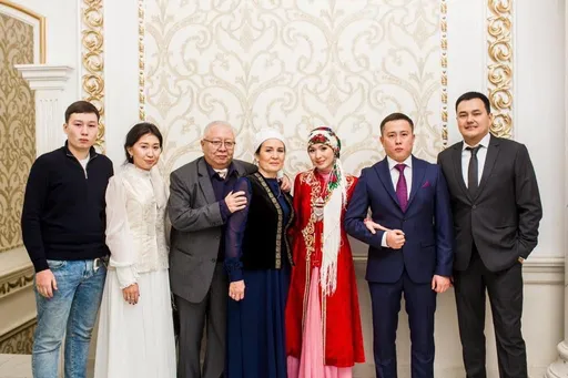 Бір сала - бір әулет: Тлепбергеновтер отбасы халыққа жылу мен су жеткізу қызметінде адал еңбек етеді