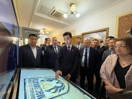 Ақтауда облыстық мәслихат аппараты интерактивті ақпараттық киоскіні іске қосты